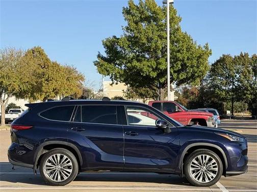 2022 Toyota Highlander Platinum