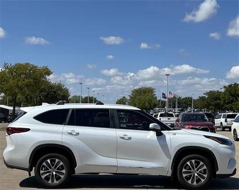 2023 Toyota Highlander Hybrid XLE