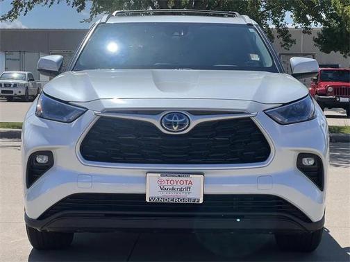 2023 Toyota Highlander Hybrid XLE