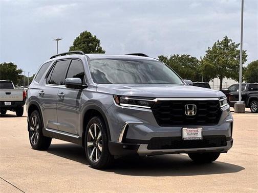 2025 Honda Pilot Touring 8-Passenger