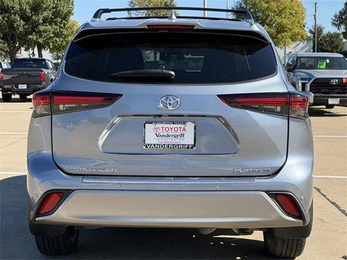 2024 Toyota Highlander Platinum