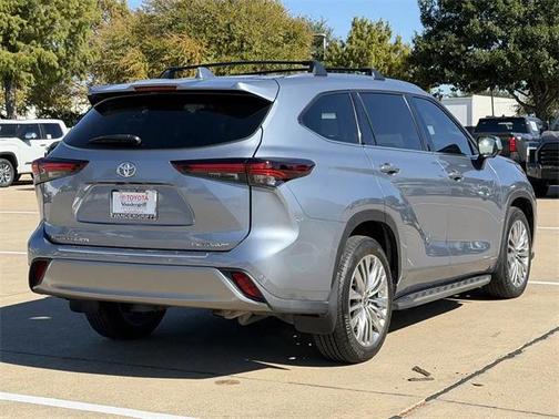 2024 Toyota Highlander Platinum