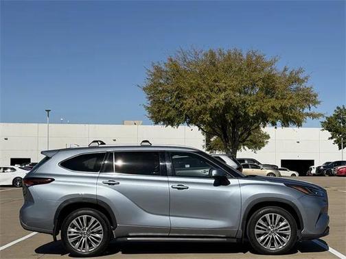 2024 Toyota Highlander Platinum