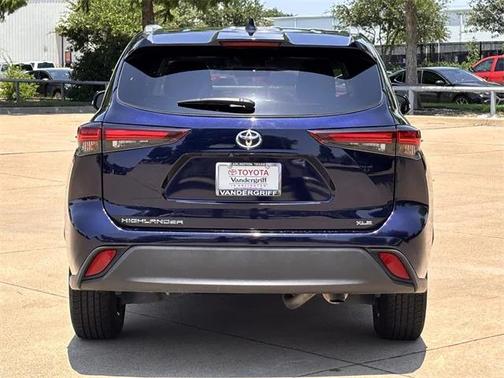 2024 Toyota Highlander XLE