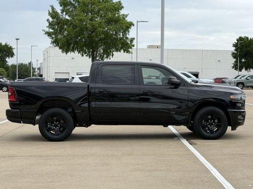 Diamond Black Crystal Pearlcoat 2025 RAM 1500 Tradesman