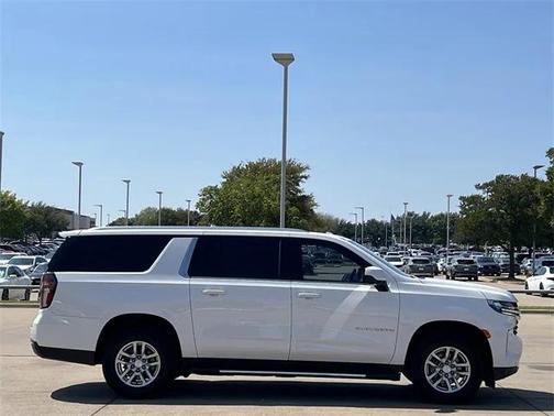 2022 Chevrolet Suburban LT