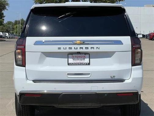 2022 Chevrolet Suburban LT