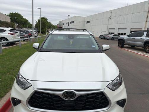 Blizzard Pearl 2020 Toyota Highlander XLE