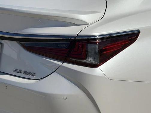 2022 Lexus ES 350 Ultra Luxury