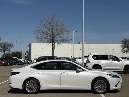 2022 Lexus ES 350 Ultra Luxury