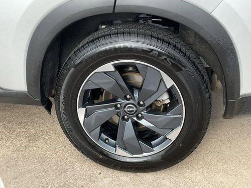 Brilliant Silver 2025 Nissan Rogue SV