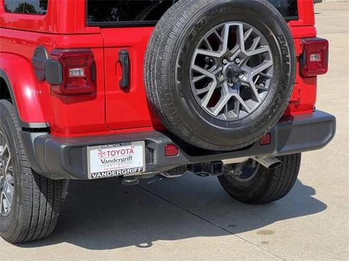 2024 Jeep Wrangler 4-Door Sahara 4x4