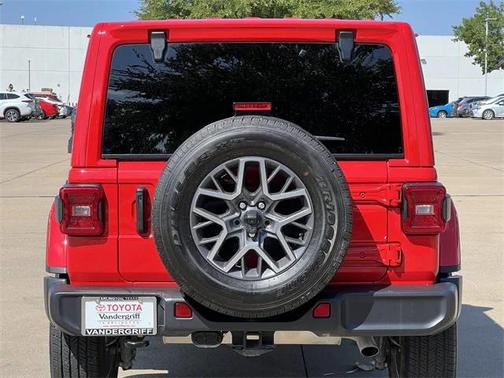 2024 Jeep Wrangler 4-Door Sahara 4x4