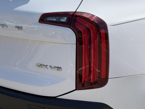 Glacial White Pearl 2021 Kia Telluride EX