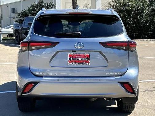 2024 Toyota Highlander Platinum