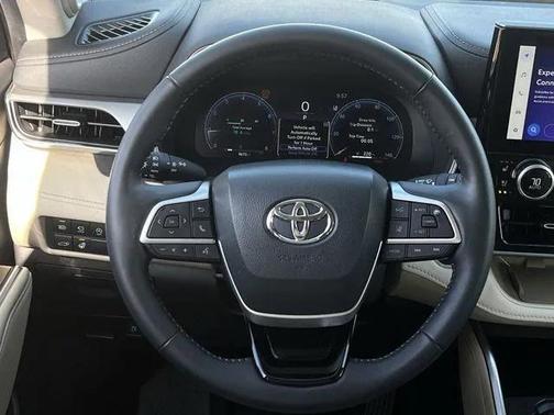 2024 Toyota Highlander Platinum