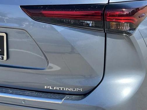 2024 Toyota Highlander Platinum