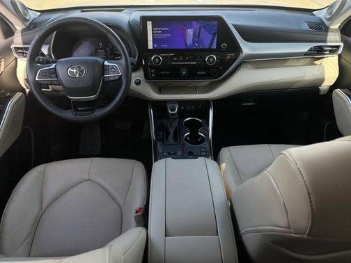 2024 Toyota Highlander Platinum