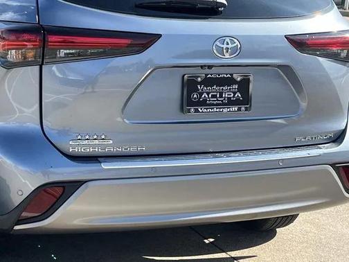 2024 Toyota Highlander Platinum