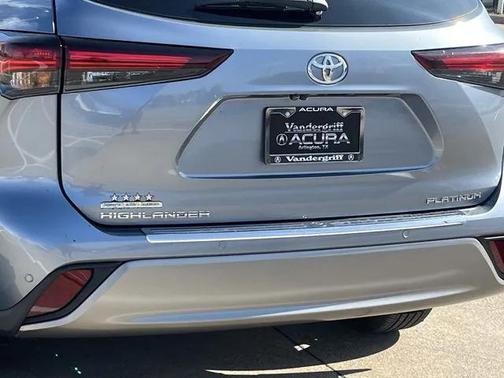 2024 Toyota Highlander Platinum