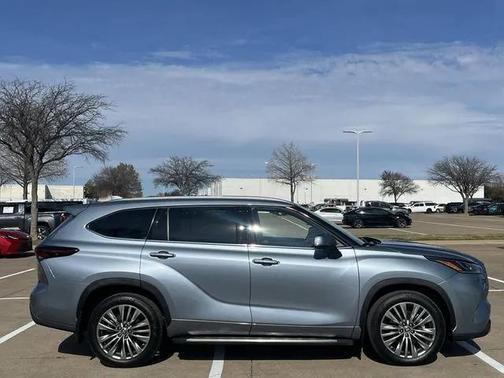 2024 Toyota Highlander Platinum