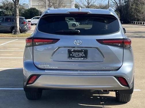 2024 Toyota Highlander Platinum