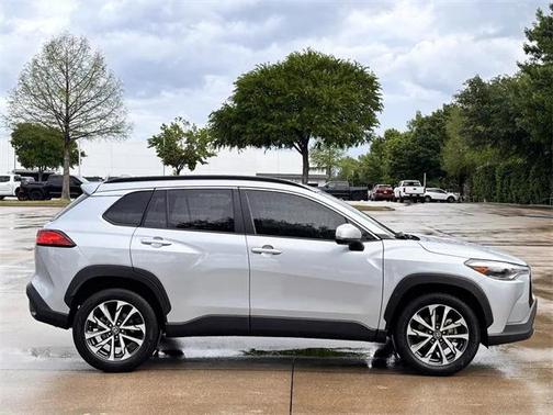 2023 Toyota Corolla Cross XLE