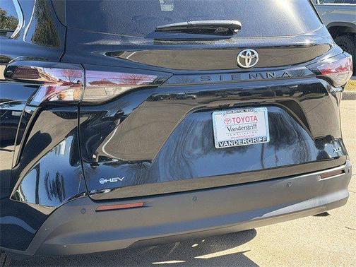 Midnight Black 2026 Toyota Sienna XLE