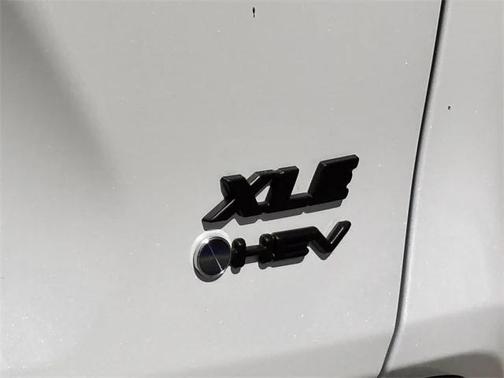 2025 Toyota RAV4 Hybrid XLE Premium