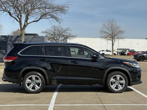 2017 Toyota Highlander Limited