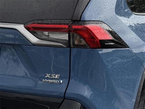 2023 Toyota RAV4 Hybrid SE