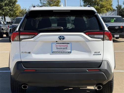 2024 Toyota RAV4 Hybrid XLE