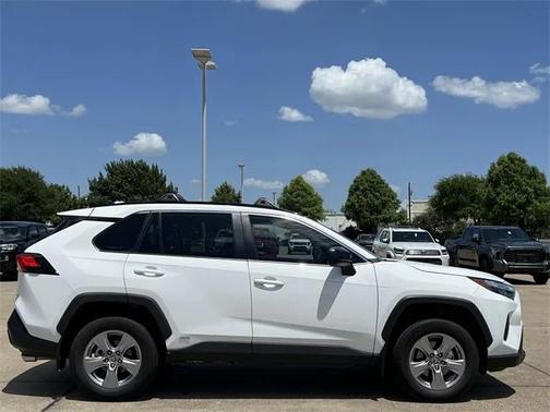 2024 Toyota RAV4 Hybrid LE