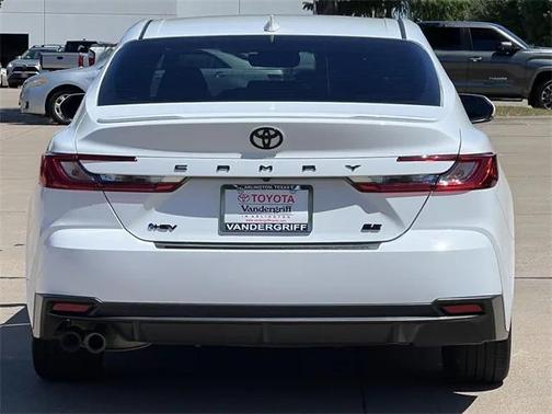 2025 Toyota Camry SE