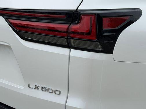 Eminent White Pearl 2024 Lexus LX 600 Luxury