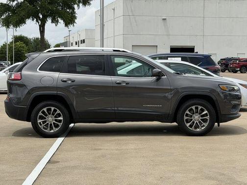 Granite Crystal Metallic Clearcoat 2019 Jeep Cherokee Latitude Plus