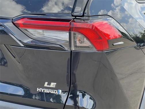 2022 Toyota RAV4 Hybrid LE