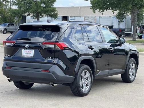 2022 Toyota RAV4 Hybrid LE
