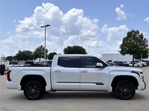 2022 Toyota Tundra Hybrid Platinum