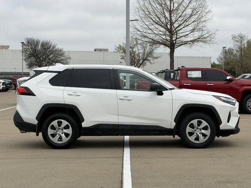 Ice Cap 2024 Toyota RAV4 LE
