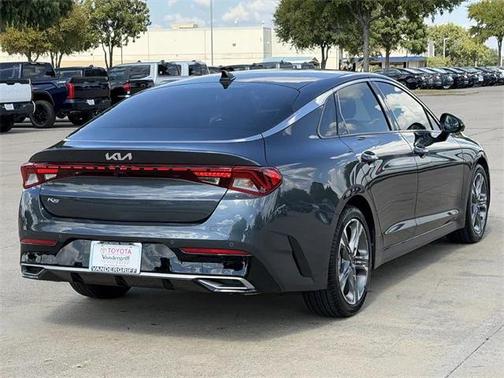 2022 Kia K5 EX