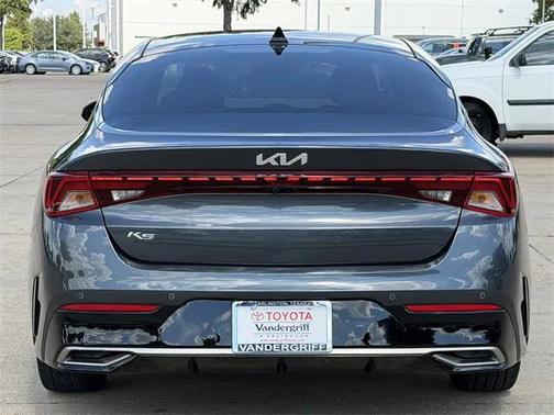2022 Kia K5 EX