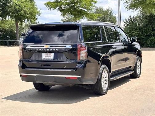 2023 Chevrolet Suburban LT