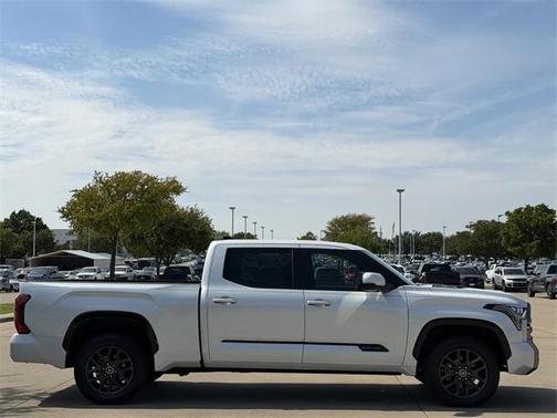 2023 Toyota Tundra Hybrid Platinum