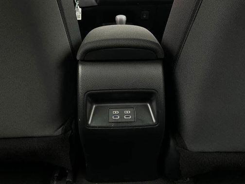 Ice 2025 Toyota Corolla LE