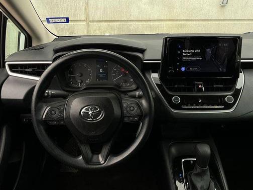 Ice 2025 Toyota Corolla LE