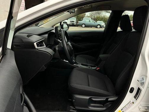 Ice 2025 Toyota Corolla LE