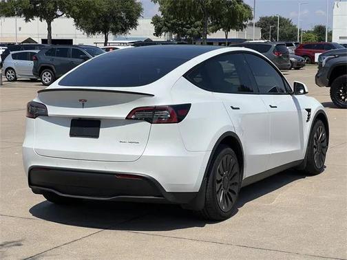 2022 Tesla Model Y Long Range Dual Motor All-Wheel Drive