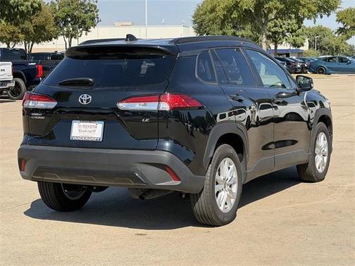 2025 Toyota Corolla Cross LE
