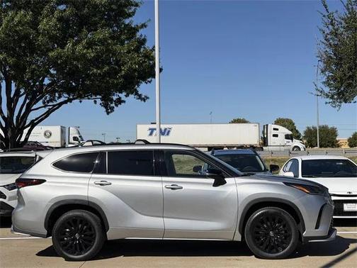 2025 Toyota Highlander XSE